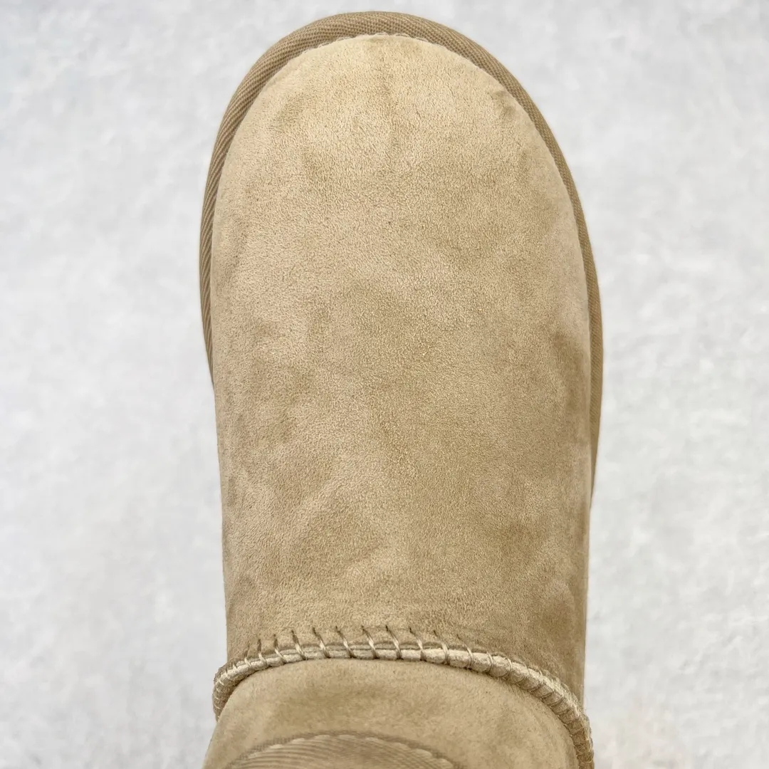 Pick up locally 💰520 UGG Zhou Dongyu's same style 6109 classic autumn and winter sheep fur integrated snow boots. All shoes are made from ZP. Longfeng A-grade Australian imported sheep fur integrated men's and women's boots. Brand OEM production line. Fully follow the ZP process. OEM original pattern maker. Adhering to the principle of no original shoes and no development selection. Pay attention to every detail. The most authentic version on the market TREADLITE "Light Wing" technology outsole Lightweight/durable/flexible/pile type [solemn after-sales commitment] If there are major quality problems such as degumming/broken bottom within one month, we will directly replace it with a new one for you! Size: 35 36 37 38 39 40 41 42 43 44 45 Coding: by2936050